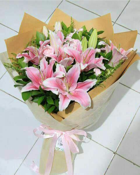  Bunga  Hand Buket  Bucket Bouquet HBLL 0850 Toko  Bunga  